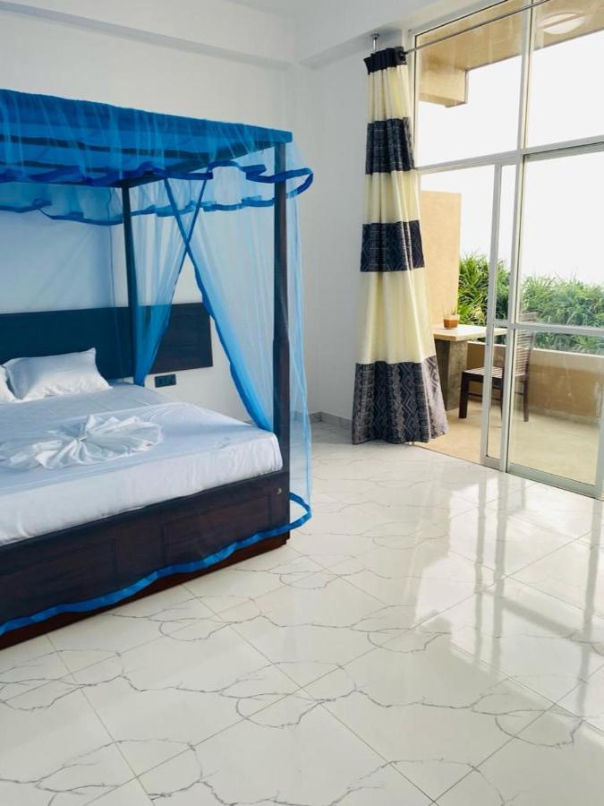 Sevenra Grand Beach Hotel Амбалангода Экстерьер фото